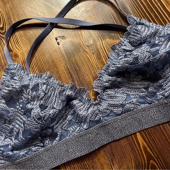 Aerie Blue Lace Criss Cross Bralette - Picture 2 of 4